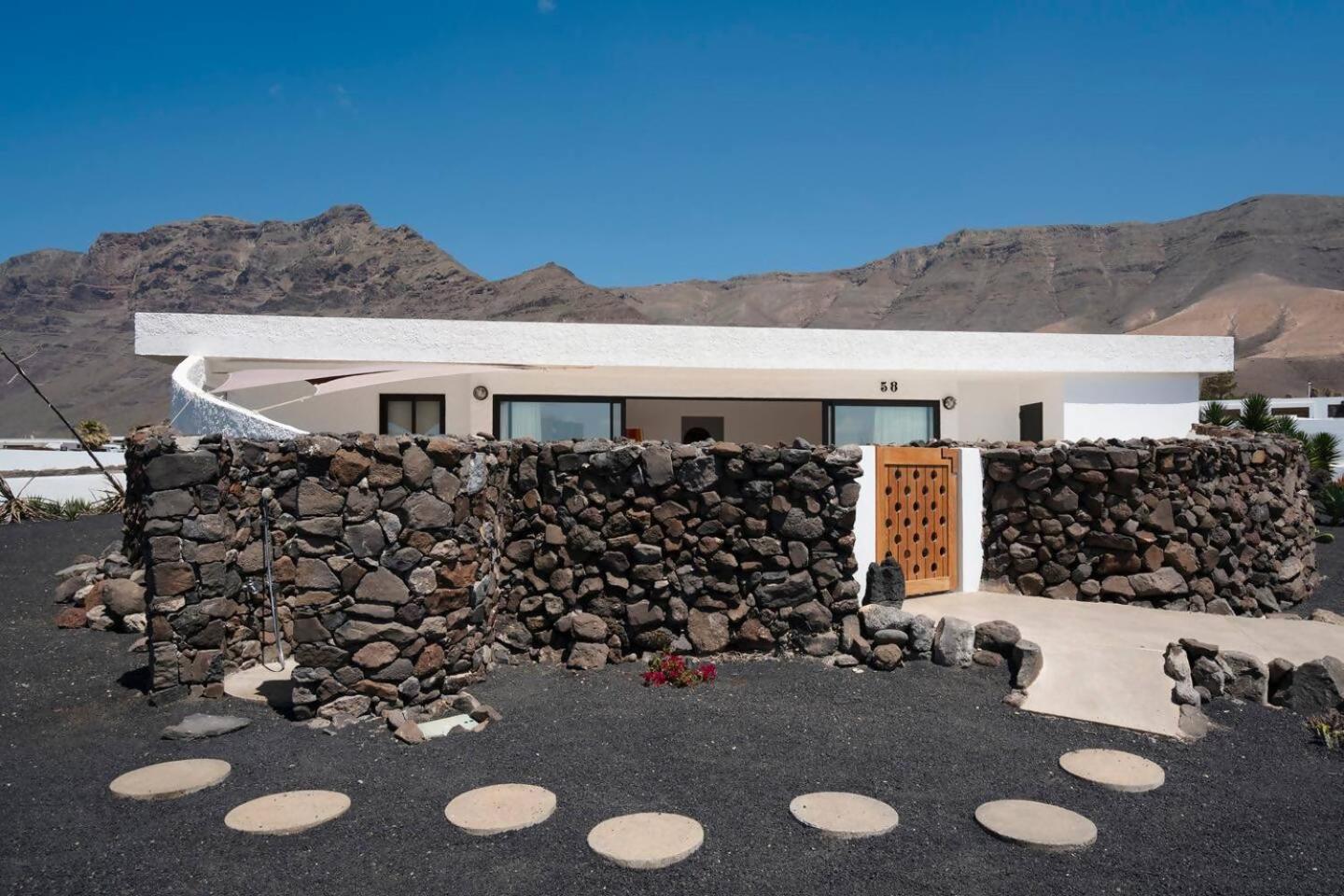 Lanzarote Famara Beach Bungalow Eksteriør billede